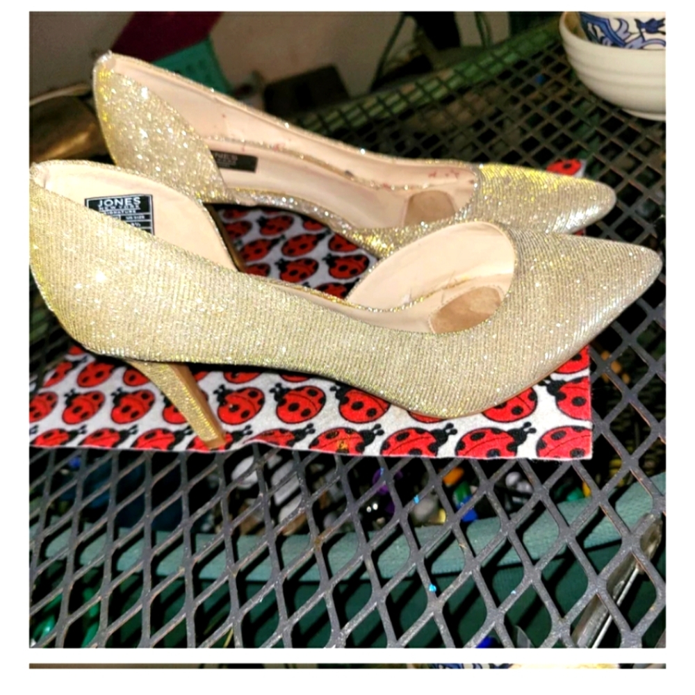 Jones New York. Gold, Sparkle. Heels.